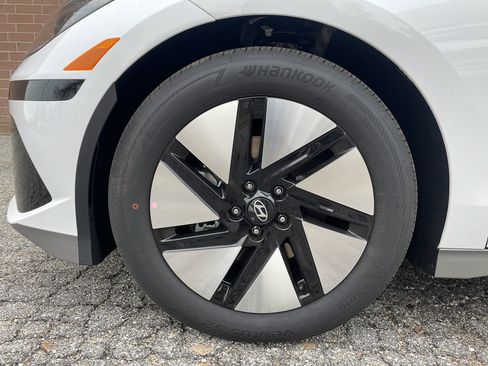 New 2025 Hyundai Ioniq 6 SE image 9