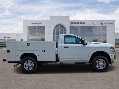 New 2025 RAM 2500 Tradesman AWD/4WD image 2