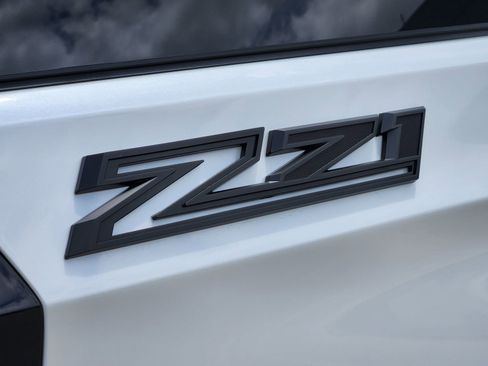 Used 2025 Chevrolet Tahoe Z71 w/ Comfort Package AWD/4WD image 13