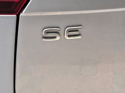 Certified 2023 Volkswagen Tiguan SE R-Line image 10