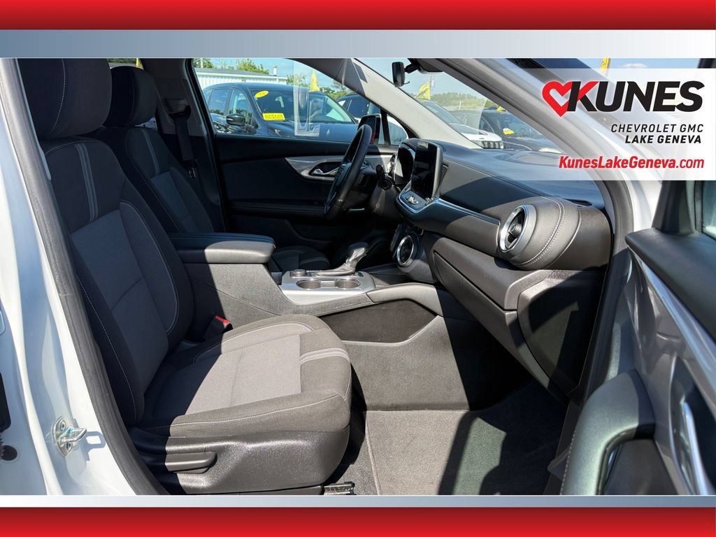 Used 2025 Chevrolet Blazer LT AWD/4WD image 40