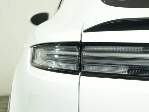 Certified 2025 Porsche Cayenne GTS AWD/4WD image 12