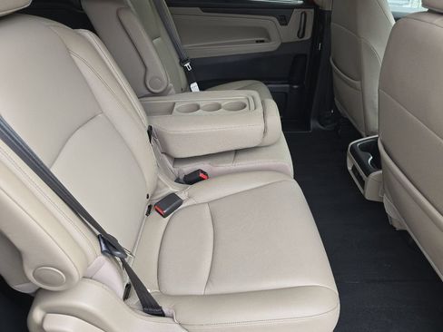 Used 2024 Honda Odyssey EX-L image 17