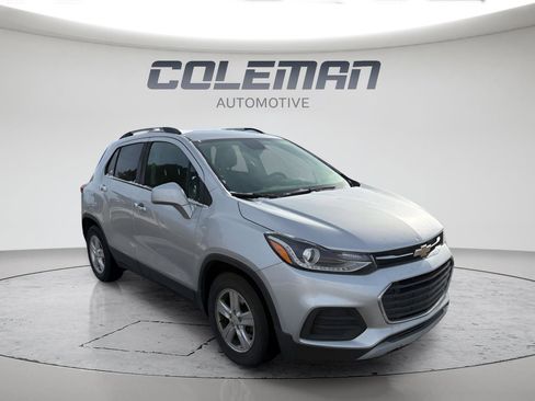 Used 2018 Chevrolet Trax LT w/ LT Convenience Package image 7
