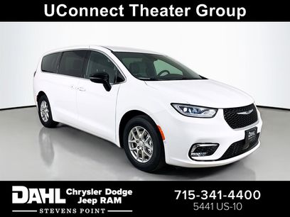 New 2026 Chrysler Pacifica Select