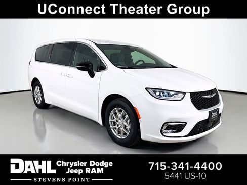 New 2026 Chrysler Pacifica Select image 1