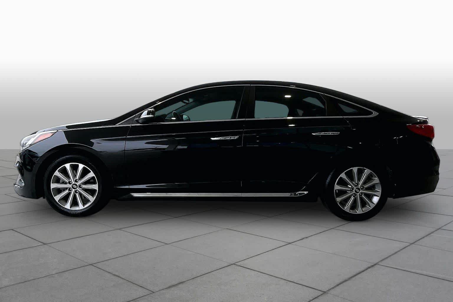Used 2017 Hyundai Sonata Limited w/ Ultimate Package 04 FWD image 32