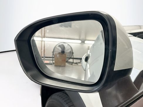 Used 2023 Nissan Rogue SV AWD/4WD image 16