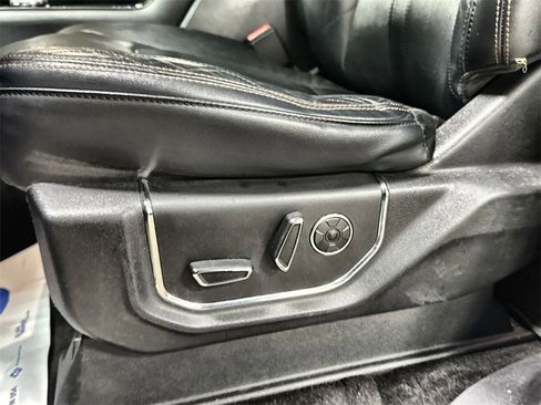 Used 2018 Ford Expedition Platinum image 13