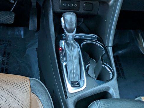 Used 2021 Buick Encore GX Essence w/ Experience Buick Package FWD image 20