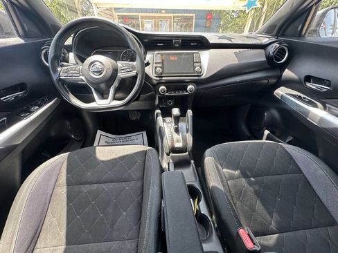 Used 2019 Nissan Kicks SV image 23