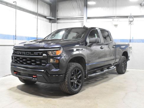 Used 2023 Chevrolet Silverado 1500 Custom Trail Boss w/ LPO, Dark Essentials Package AWD/4WD image 2