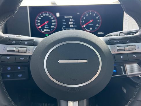Used 2025 Hyundai Sonata Limited FWD image 32