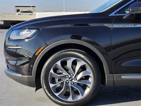 Certified 2022 Lincoln Nautilus Reserve w/ Equipment Group 201A image 9