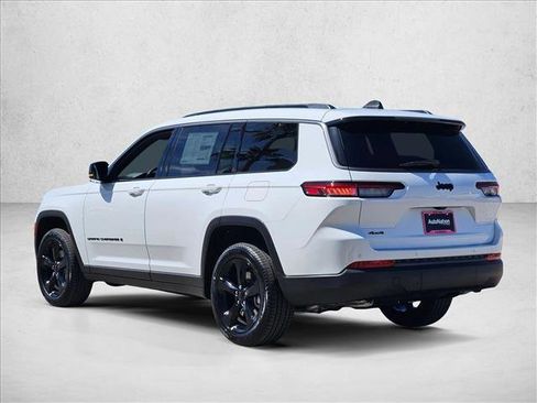 New 2026 Jeep Grand Cherokee L Limited w/ Limited Altitude Package AWD/4WD image 9
