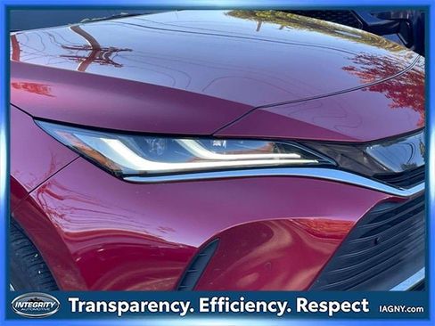 Used 2023 Toyota Venza Limited image 10