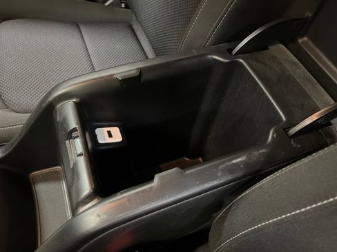 Used 2016 Chevrolet Colorado LT w/ LT Convenience Package RWD image 30