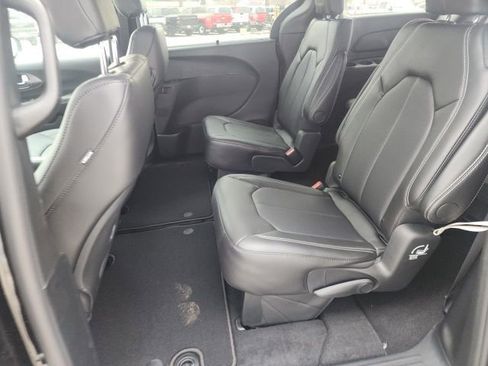 New 2026 Chrysler Pacifica Select w/ S Appearance Package image 20