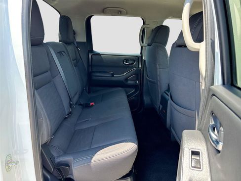 Used 2022 Nissan Frontier SV w/ Technology Package RWD image 24