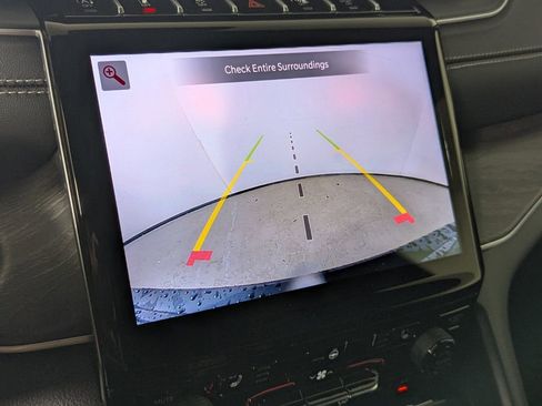 New 2025 Jeep Grand Cherokee Limited image 27