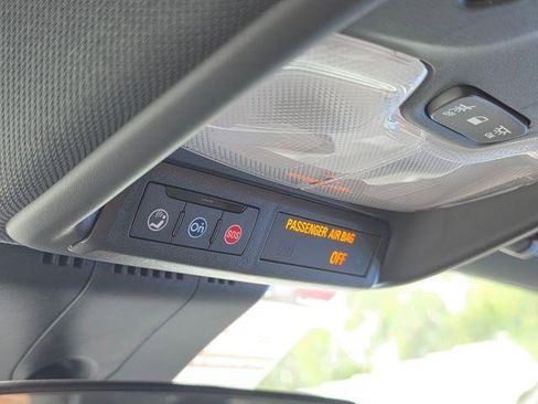 Certified 2023 Chevrolet Colorado LT RWD image 29