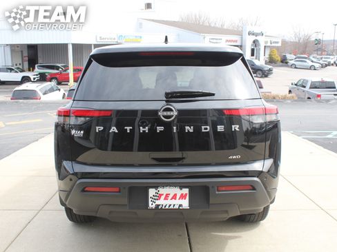 Used 2023 Nissan Pathfinder S image 5