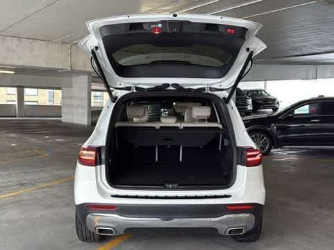 Used 2026 Mercedes-Benz GLB 250 4MATIC image 8