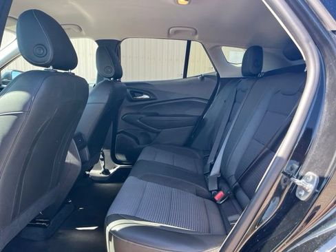 Used 2025 Chevrolet Trax LT FWD image 31