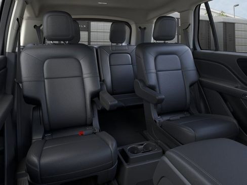 New 2026 Lincoln Aviator AWD image 11