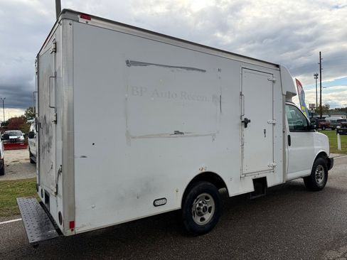 Used 2010 GMC Savana 3500 CUTAWAY BOX TRUCK COMMERCIAL image 7