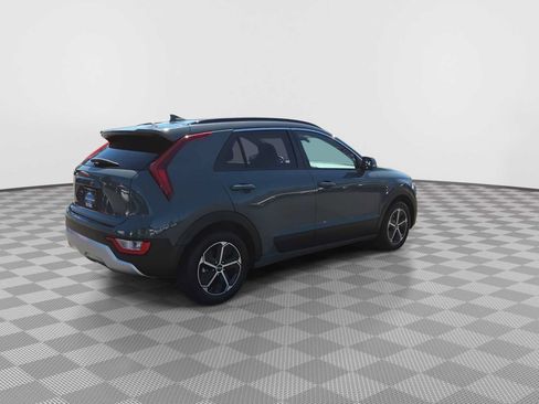 Used 2023 Kia Niro EX FWD image 8