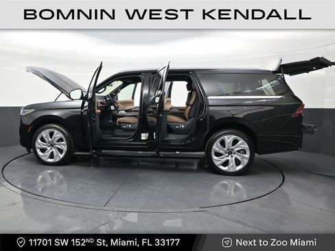 Used 2025 Lincoln Navigator L Black Label image 35