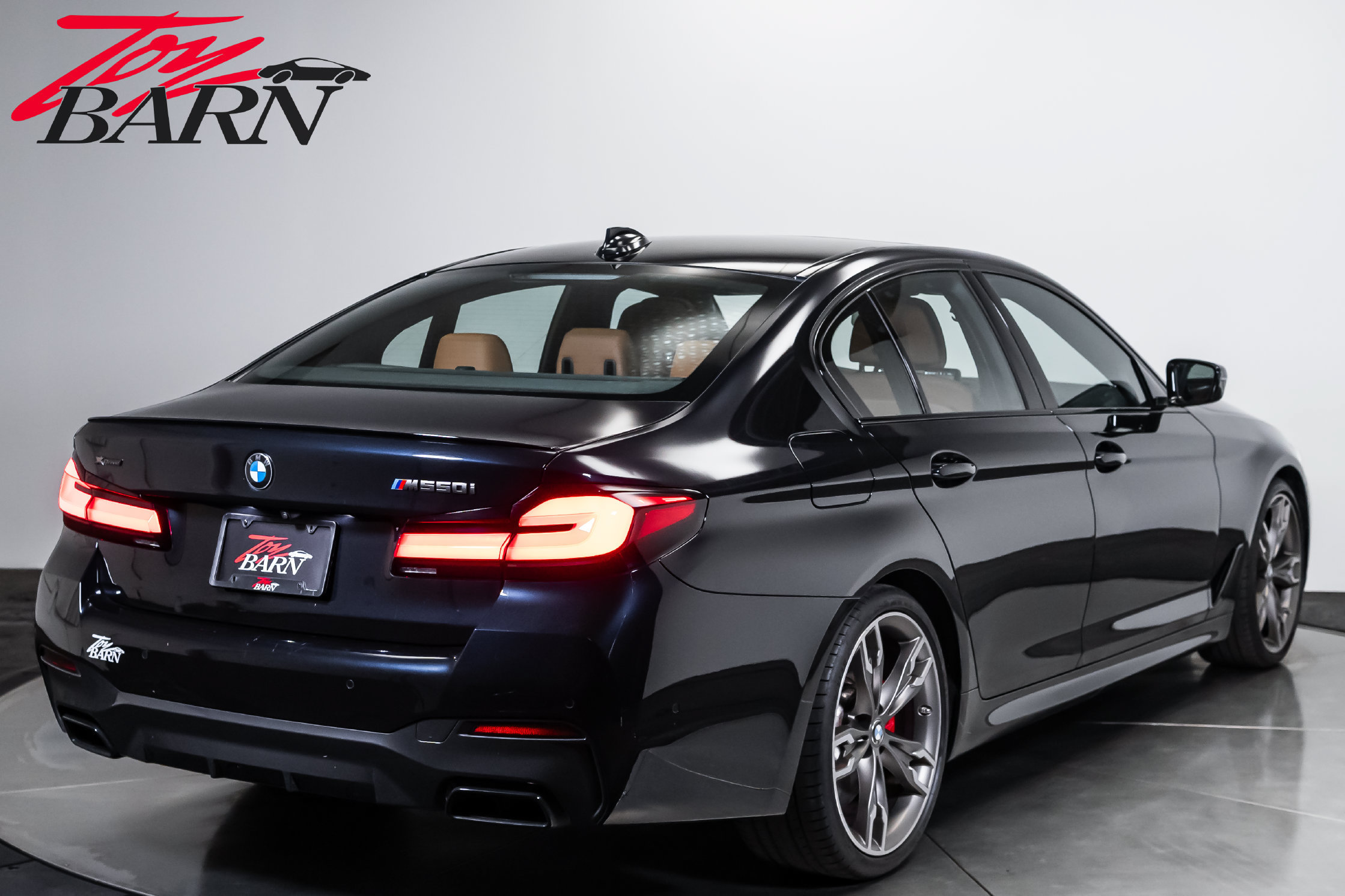 Used 2023 BMW M550i xDrive w/ Executive Package AWD/4WD image 5