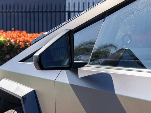 Used 2024 Tesla Cybertruck AWD Crew Cab image 22