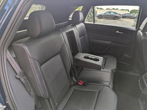 Certified 2023 Volkswagen Atlas Cross Sport SEL R-Line AWD/4WD image 16