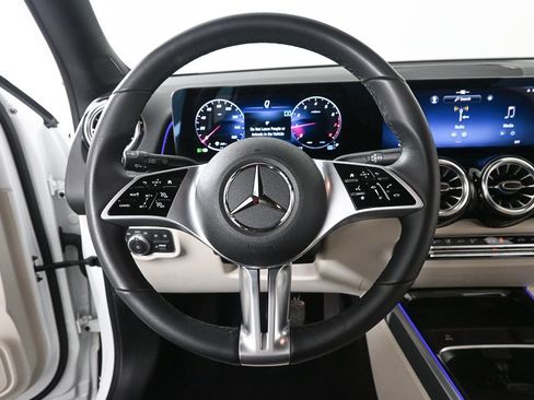 Certified 2025 Mercedes-Benz GLB 250 GLB 250 image 2