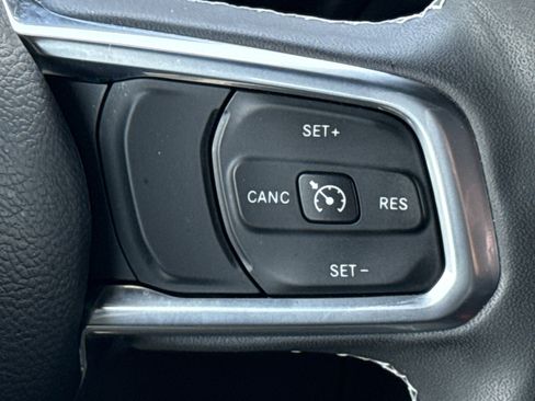 Used 2023 Jeep Wrangler Unlimited Sahara w/ Cold Weather Group AWD/4WD image 19