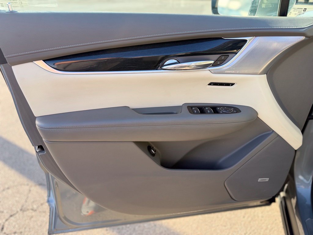 Used 2024 Cadillac XT6 Premium Luxury AWD/4WD image 11