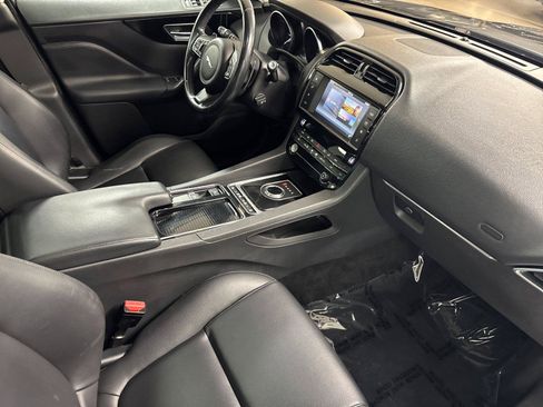 Used 2018 Jaguar F-PACE Premium AWD/4WD image 15