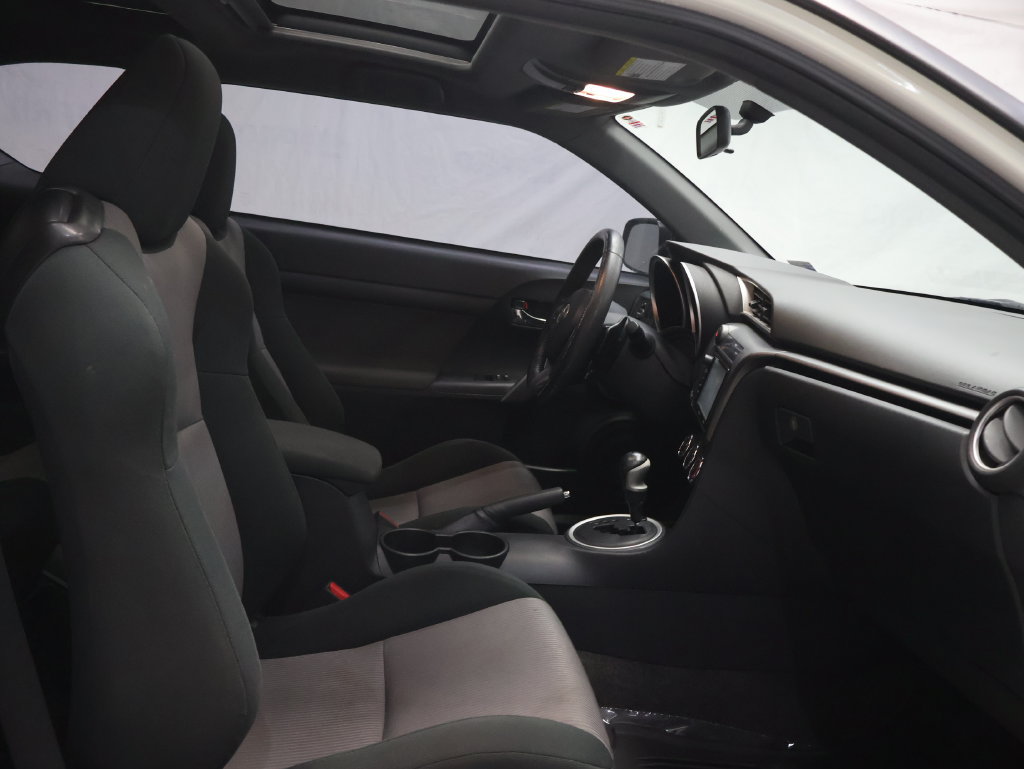 Used 2016 Scion tC FWD image 9
