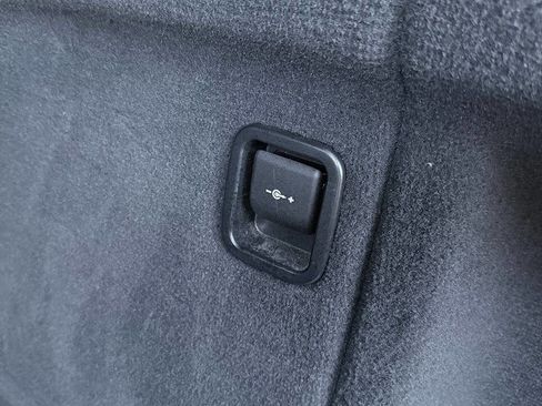 Used 2016 BMW X5 xDrive50i AWD/4WD image 57