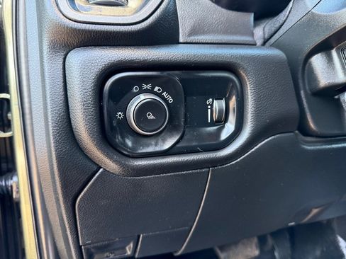 Used 2022 RAM 2500 Tradesman w/ Chrome Appearance Group image 22