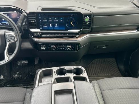 Used 2024 Chevrolet Silverado 1500 LT image 8