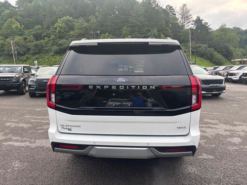Used 2025 Ford Expedition Max Platinum w/ Driver's Package AWD/4WD image 4