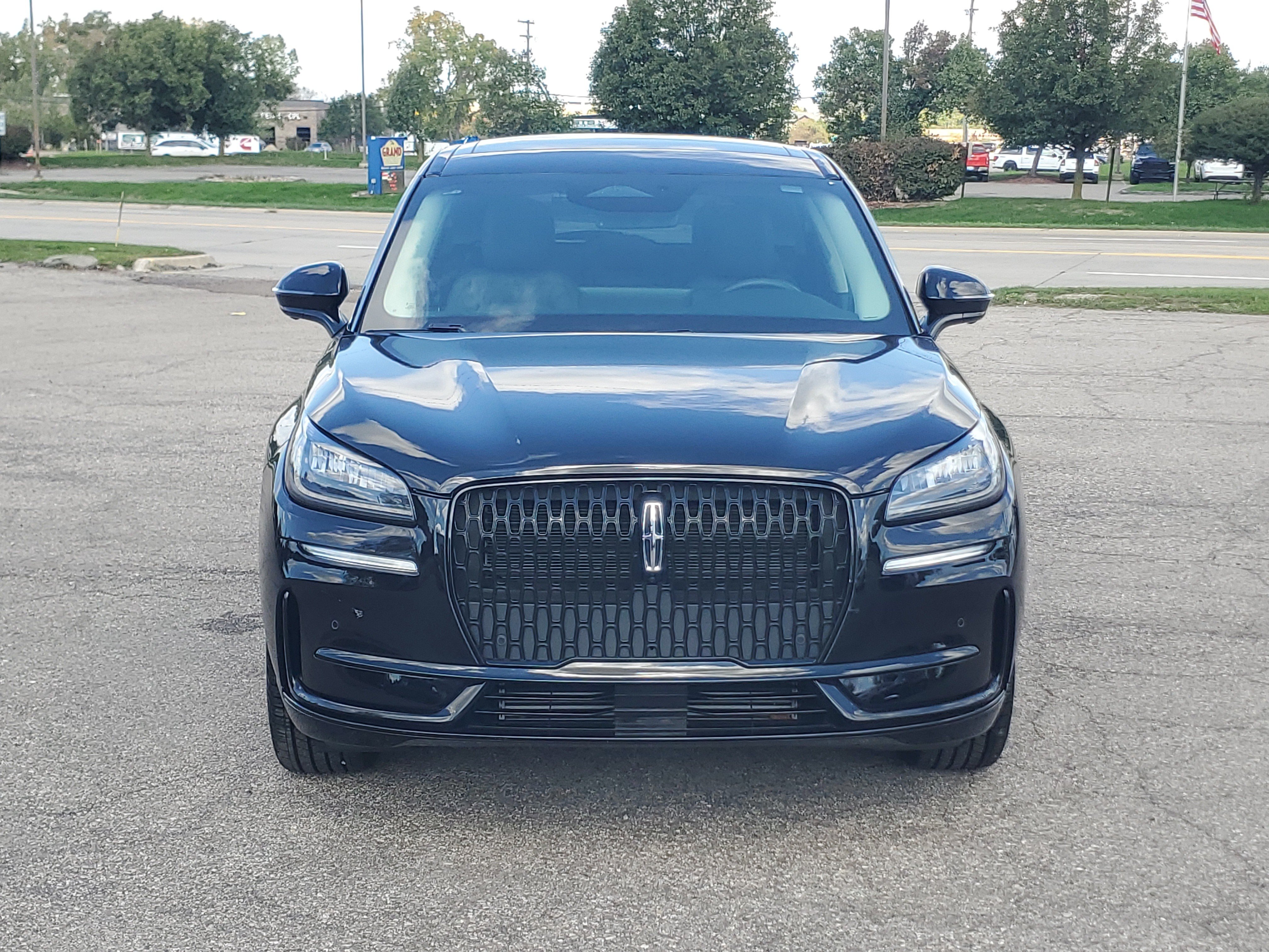 Certified 2024 Lincoln Corsair AWD w/ Equipment Group 101A image 2
