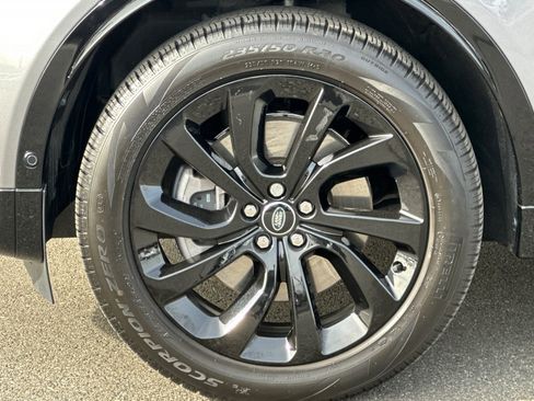 Certified 2025 Land Rover Discovery Sport Dynamic SE image 33