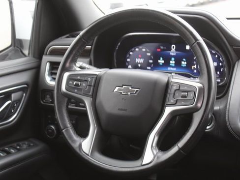 Used 2022 Chevrolet Suburban Z71 image 22