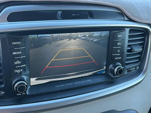 Used 2019 Kia Sorento EX w/ EX Touring Package AWD/4WD image 16