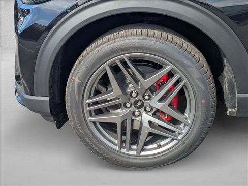 New 2026 Ford Explorer ST-Line w/ ST-Line Street Pack image 16
