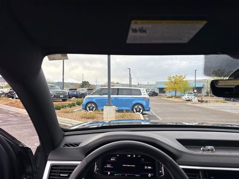 Certified 2022 Volkswagen Atlas Cross Sport SE image 13